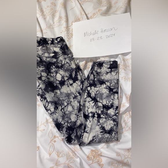 Lululemon leggings size 4 - Picture 1 of 1